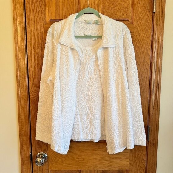 Laura Ashley Women's 2X White Textured Jacket & Sleeveless Top Set - Picture 1 of 7
